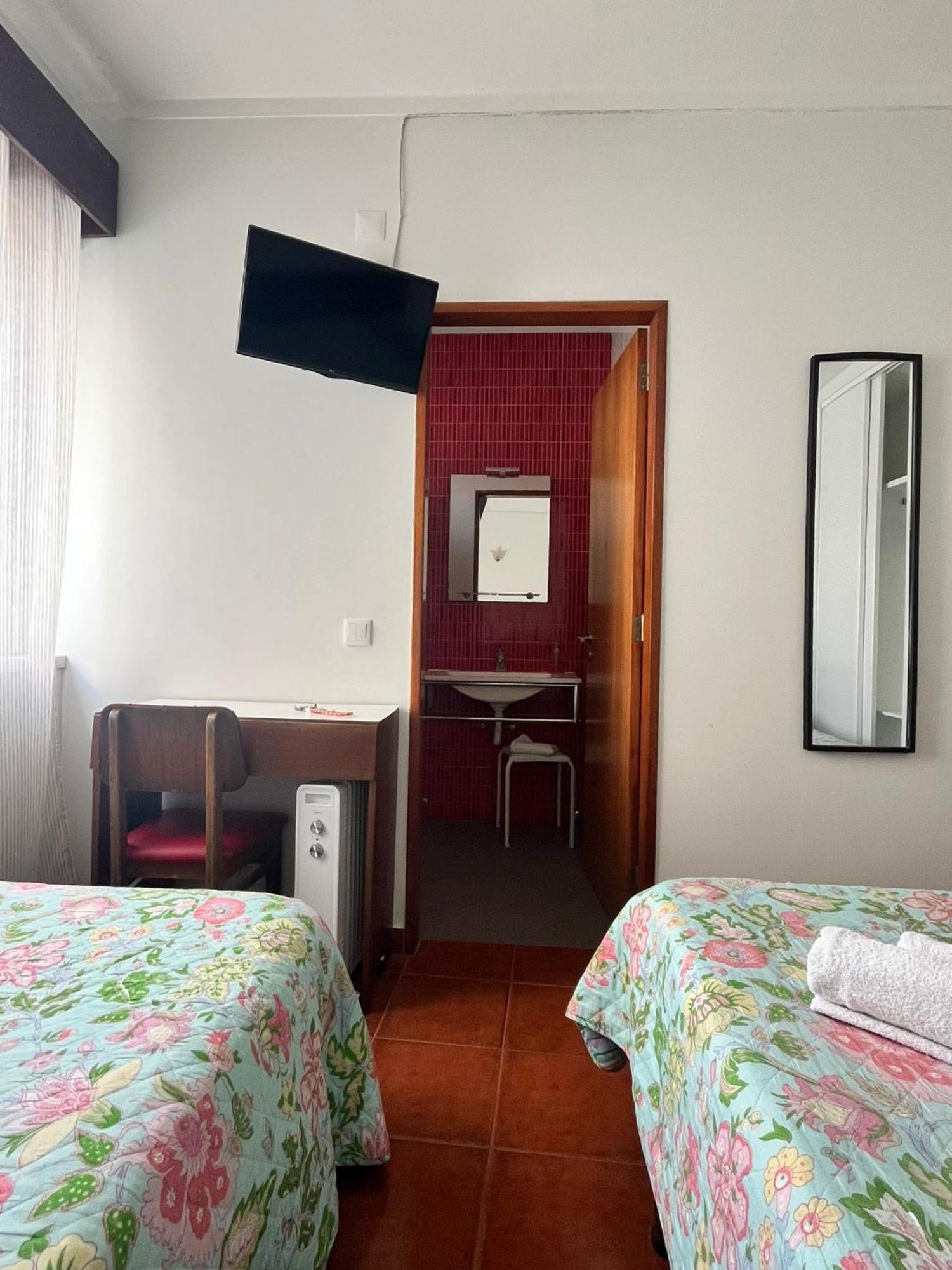 Residencia Aviz Hotel Peniche Buitenkant foto